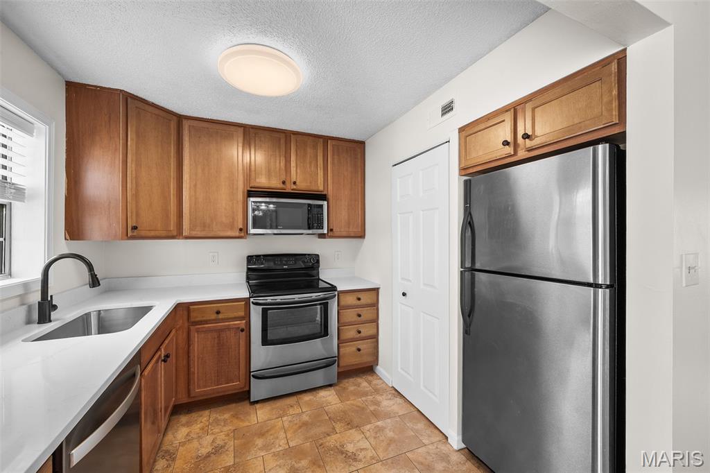 1614 Thrush Terrace