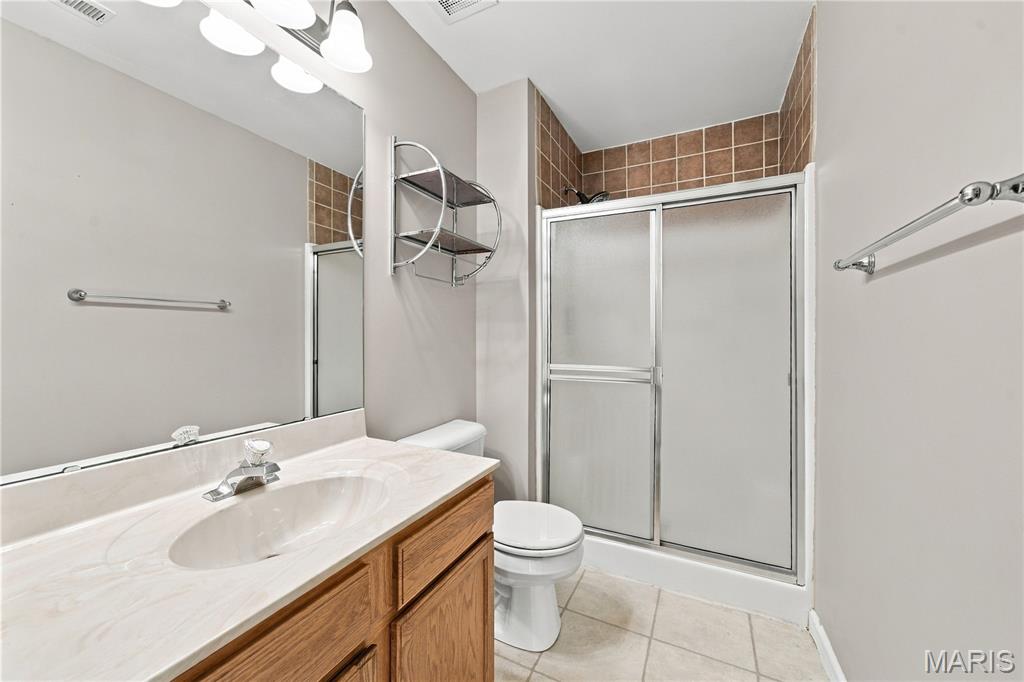 450 Benton Drive Unit: J