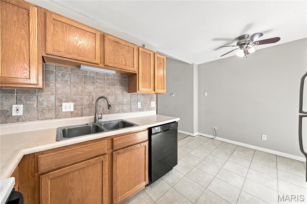 450 Benton Drive Unit: J