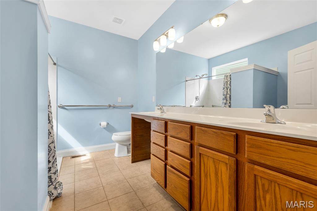 1216 Emerald Gardens Drive