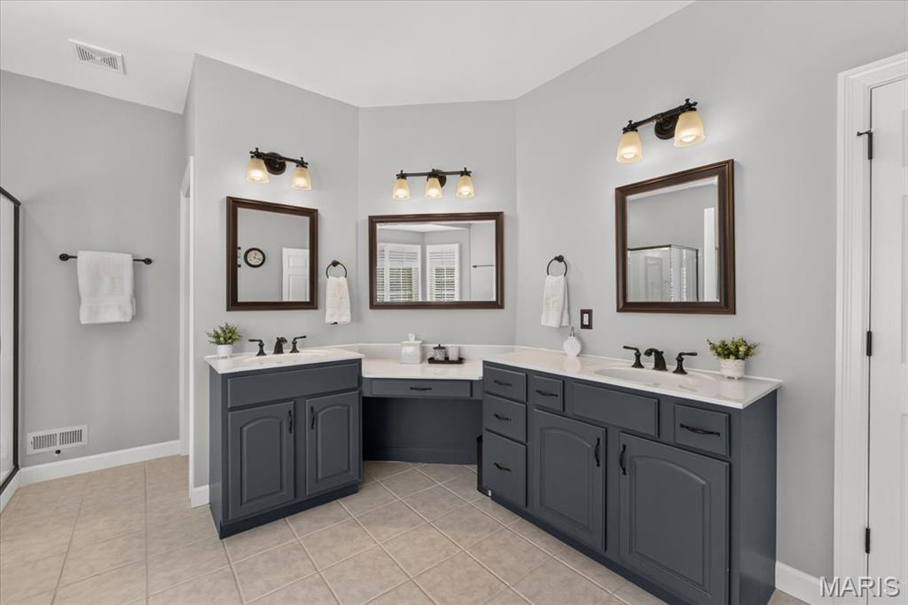 17915 White Robin Court
