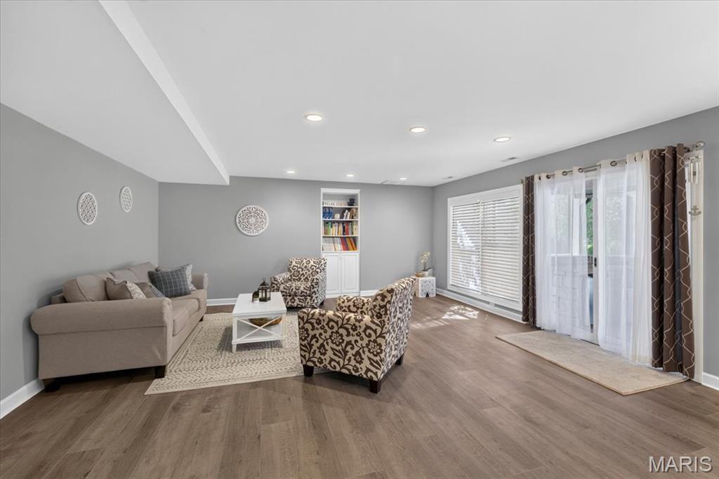 17915 White Robin Court