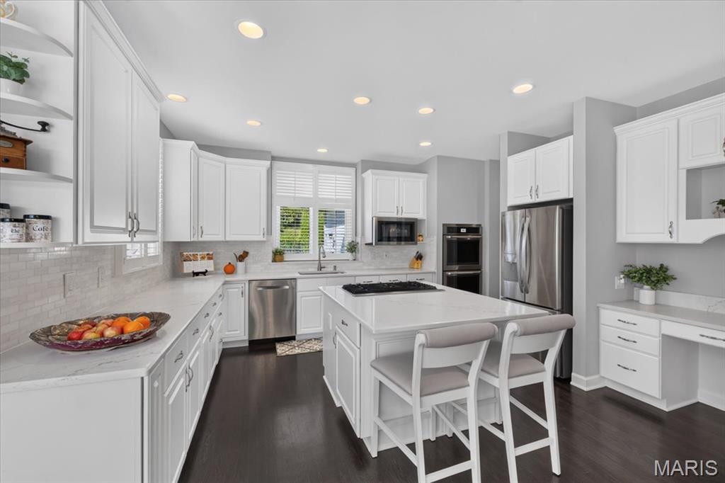 17915 White Robin Court