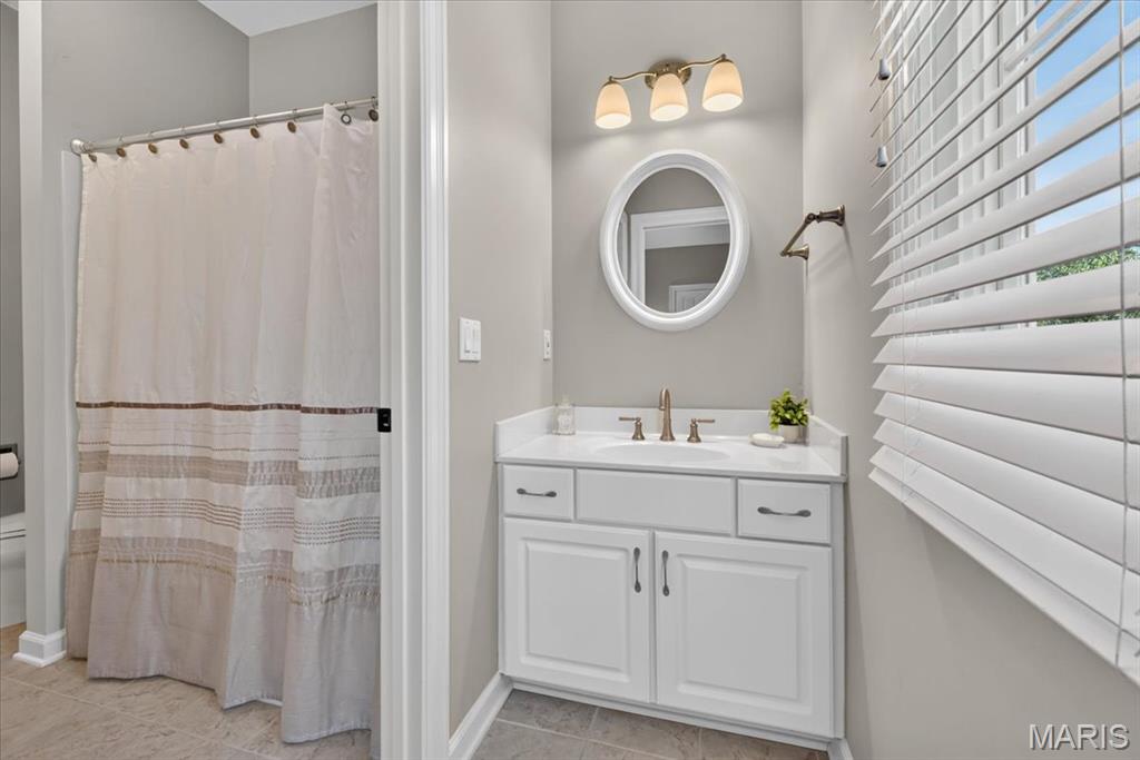 17915 White Robin Court