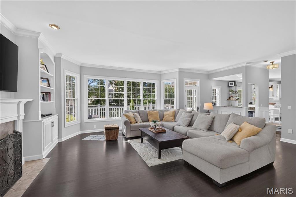 17915 White Robin Court