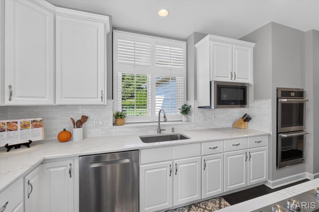 17915 White Robin Court