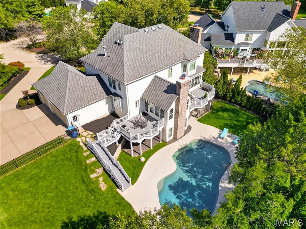 17915 White Robin Court