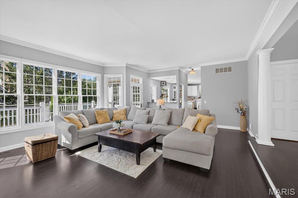 17915 White Robin Court