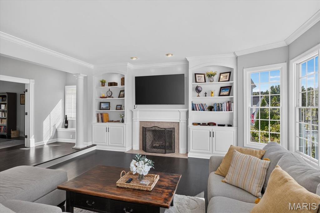 17915 White Robin Court