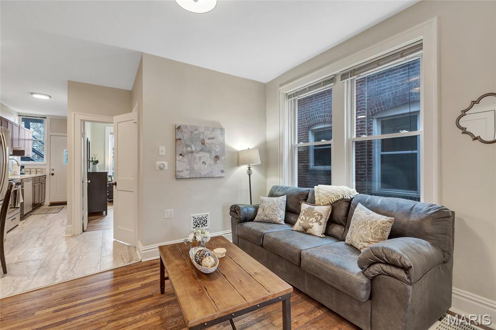 4955 Magnolia Avenue Unit: 2E