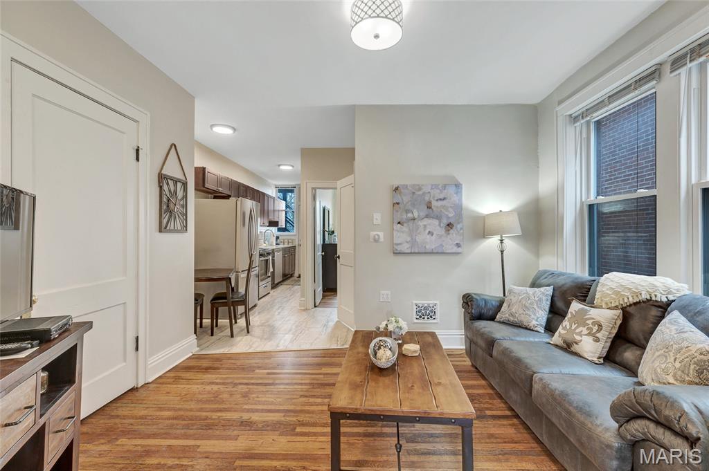 4955 Magnolia Avenue Unit: 2E