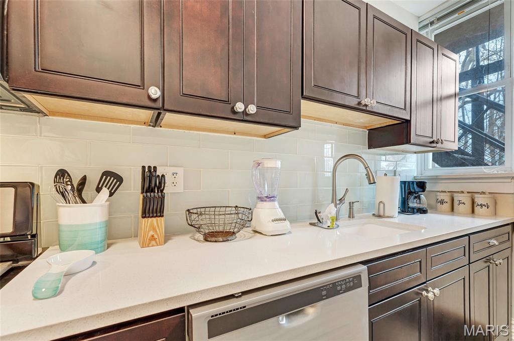 4955 Magnolia Avenue Unit: 2E