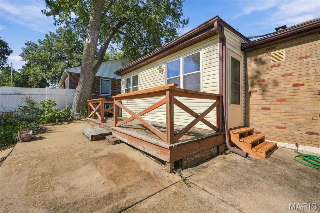 7 Santa Cruz Drive