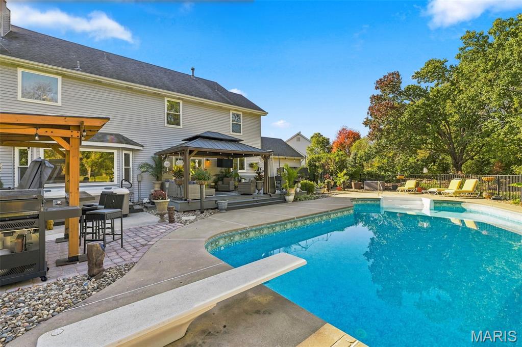 610 Royal Pine Court