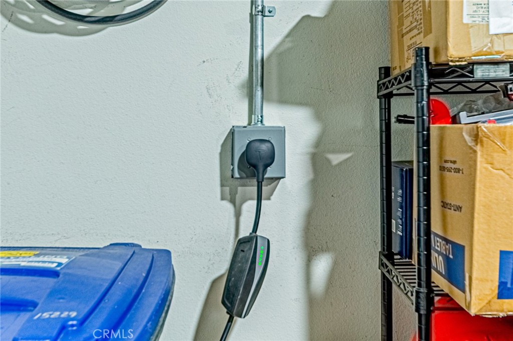 15229 Columbus Square