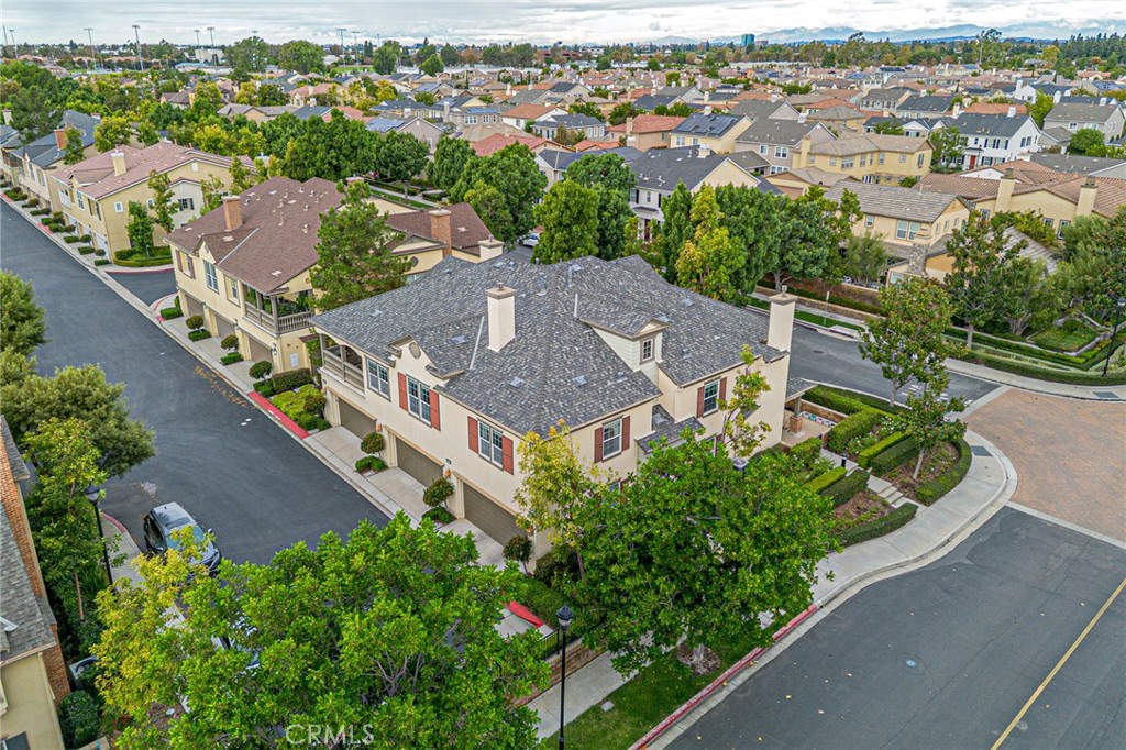 15229 Columbus Square