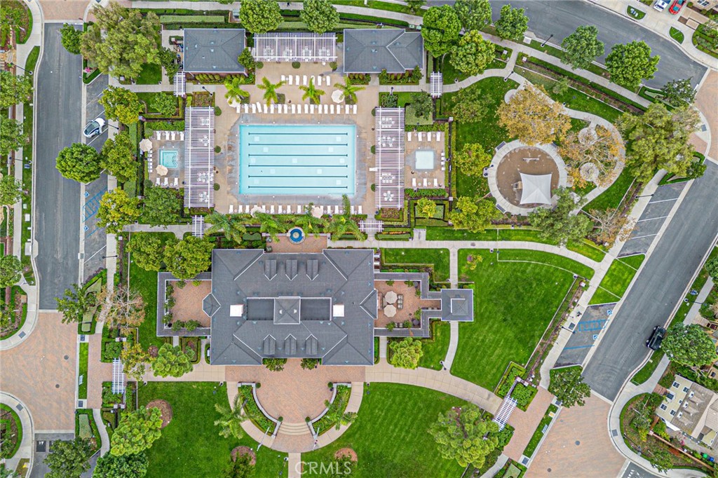 15229 Columbus Square