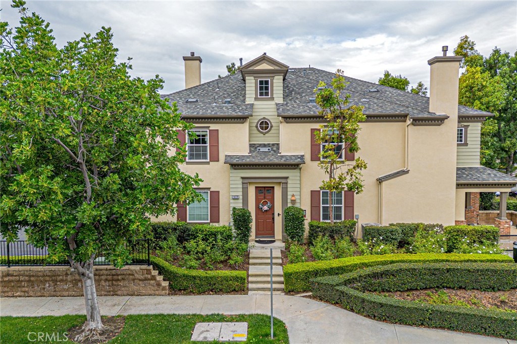 15229 Columbus Square