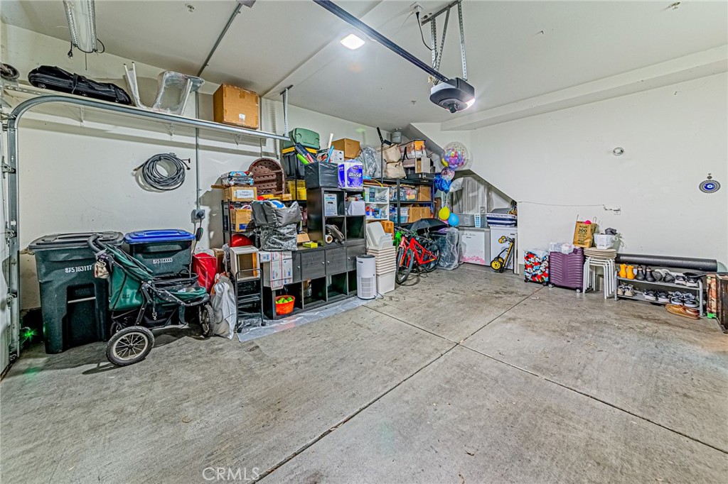 15229 Columbus Square