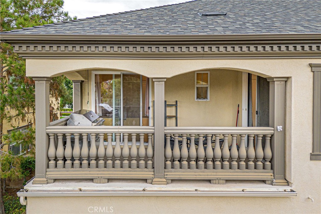 15229 Columbus Square