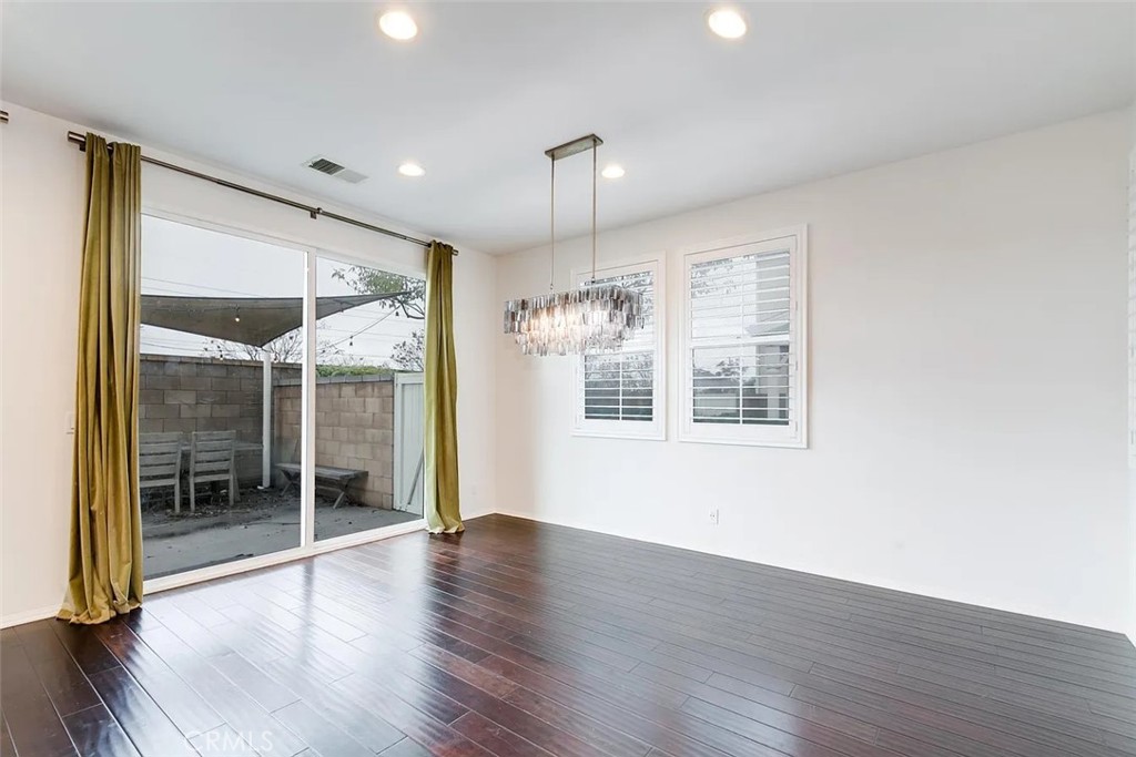 3235 Larkspur Street