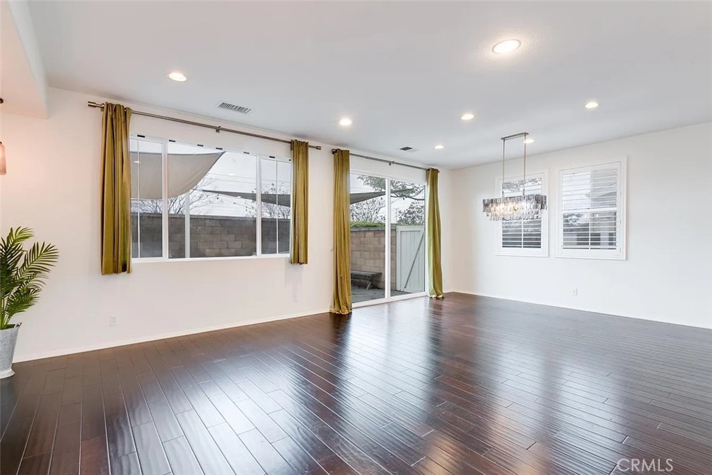 3235 Larkspur Street