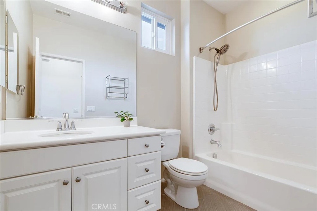 3235 Larkspur Street