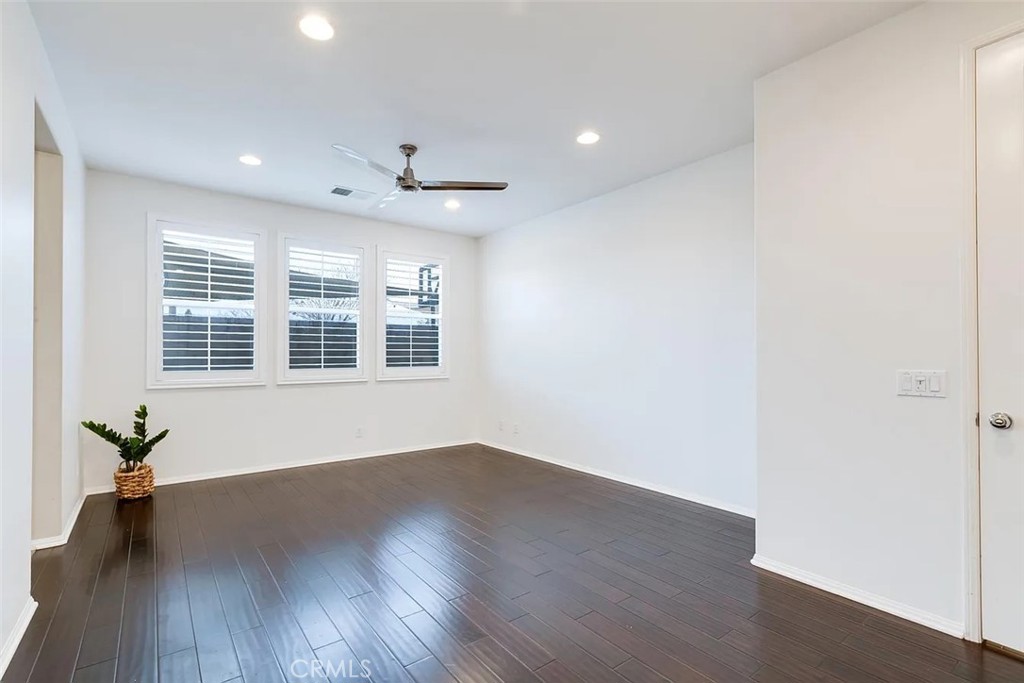 3235 Larkspur Street