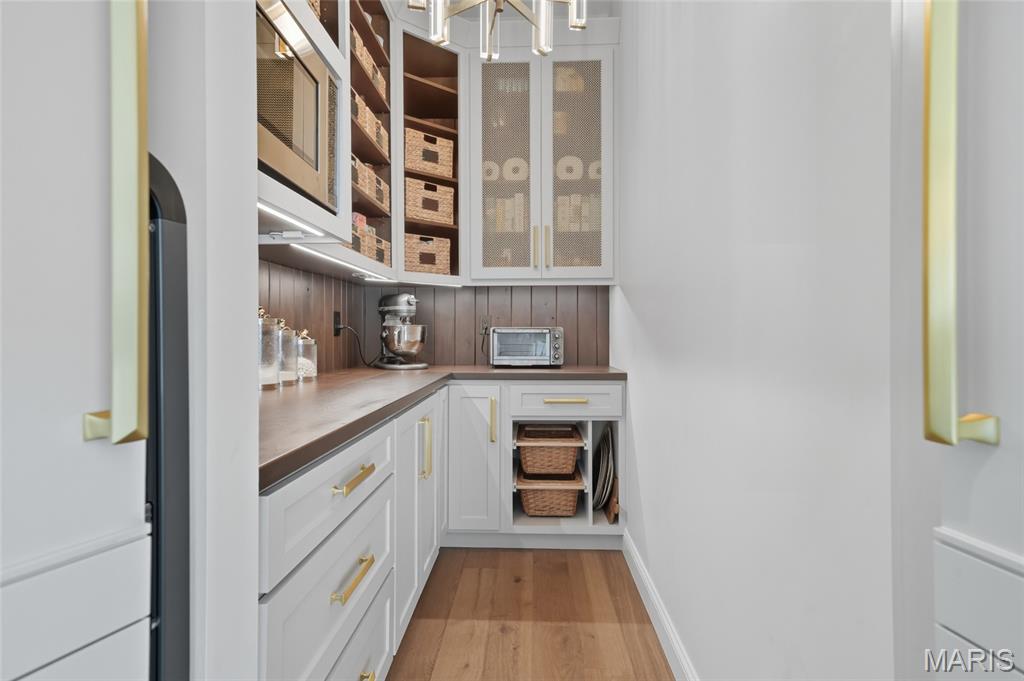 1131 Enclave Court