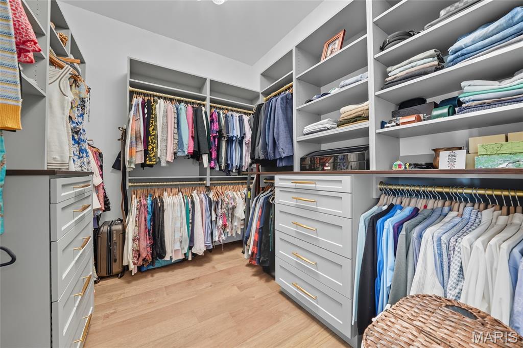 1131 Enclave Court