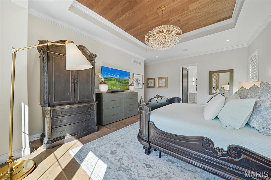 1131 Enclave Court