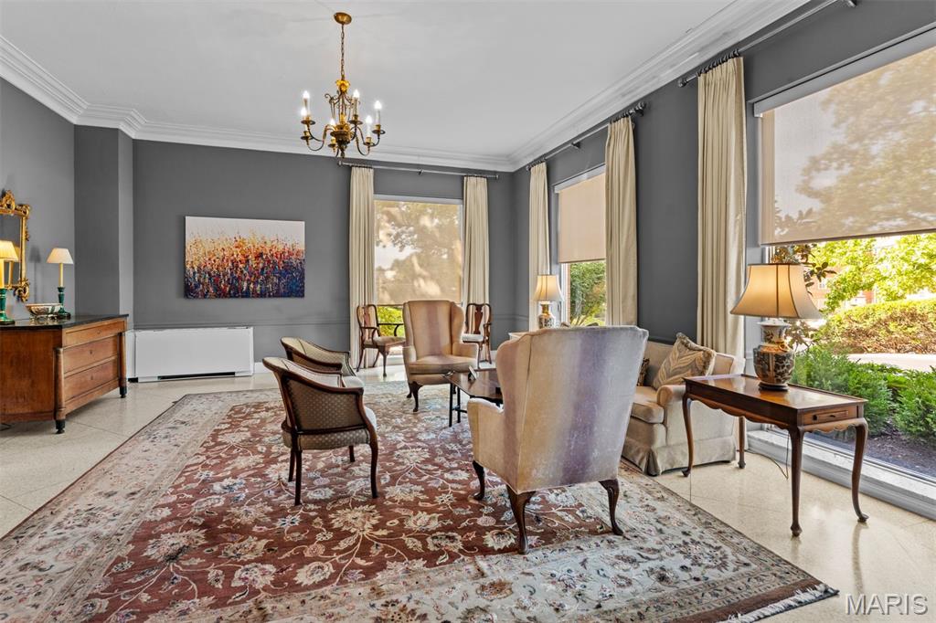 900 S Hanley Road Unit: 7E