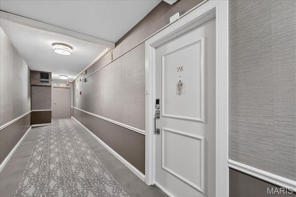 900 S Hanley Road Unit: 7E
