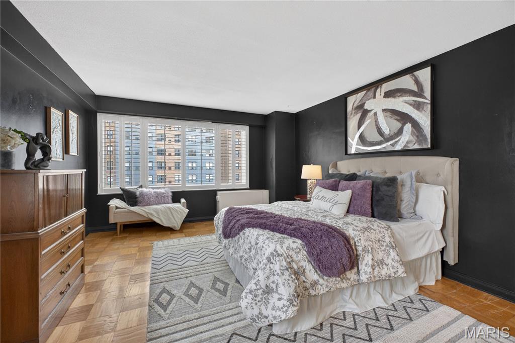 900 S Hanley Road Unit: 7E