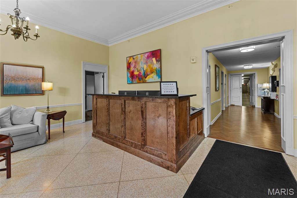 900 S Hanley Road Unit: 7E