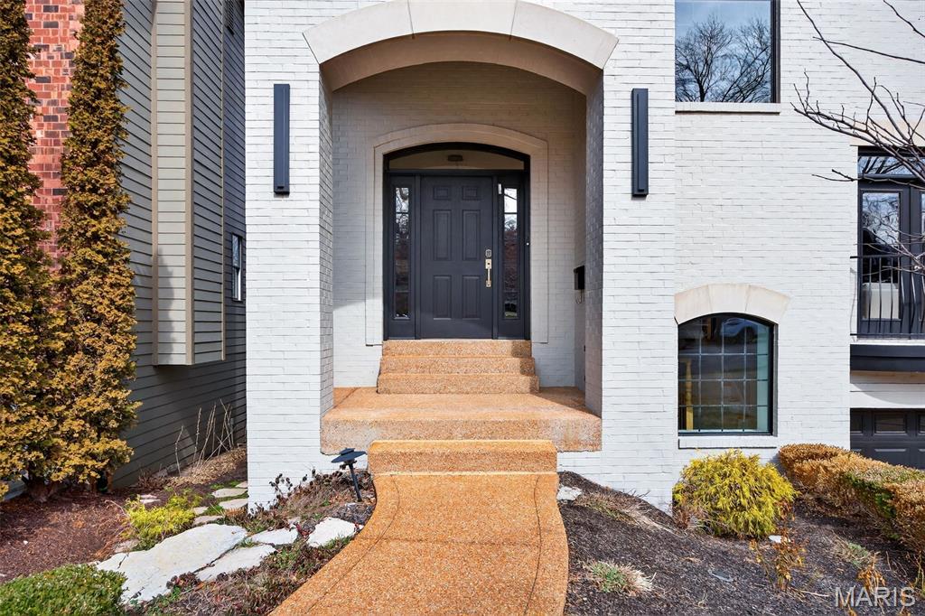 7249 Forsyth Boulevard