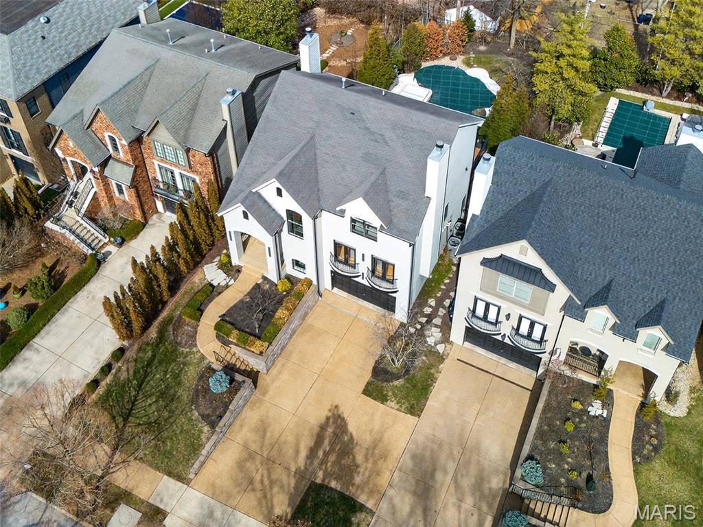 7249 Forsyth Boulevard