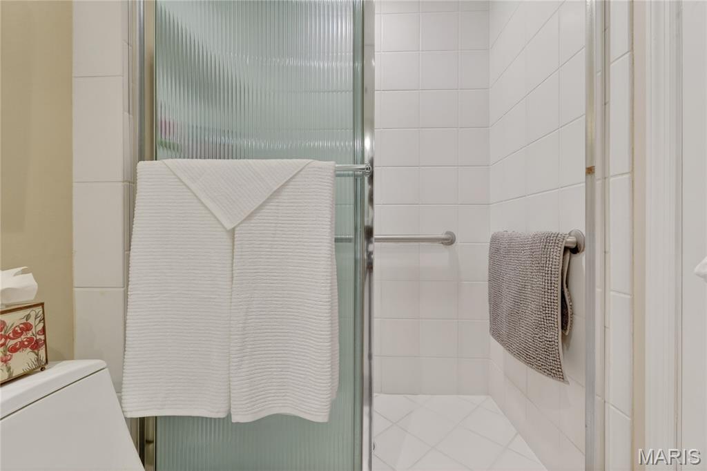 816 S Hanley Road Unit: 9C