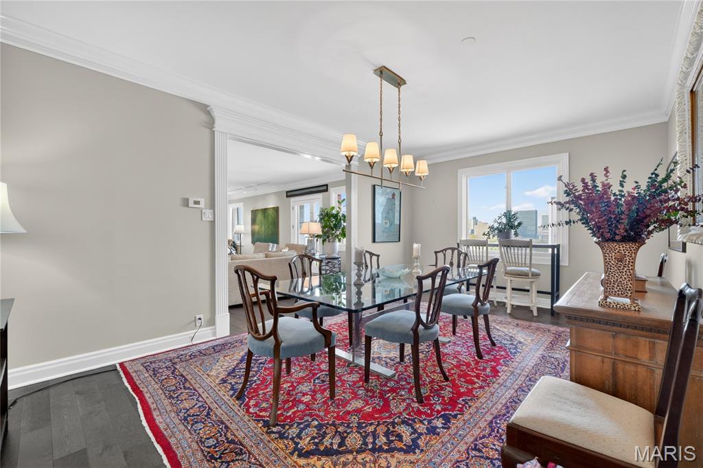 816 S Hanley Road Unit: 9C