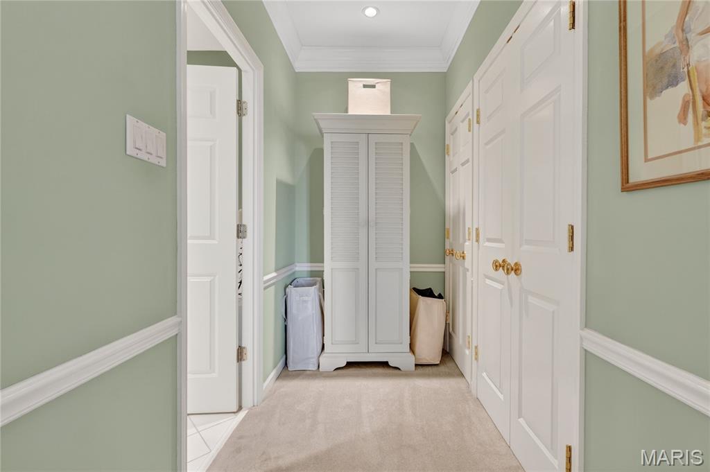 816 S Hanley Road Unit: 9C
