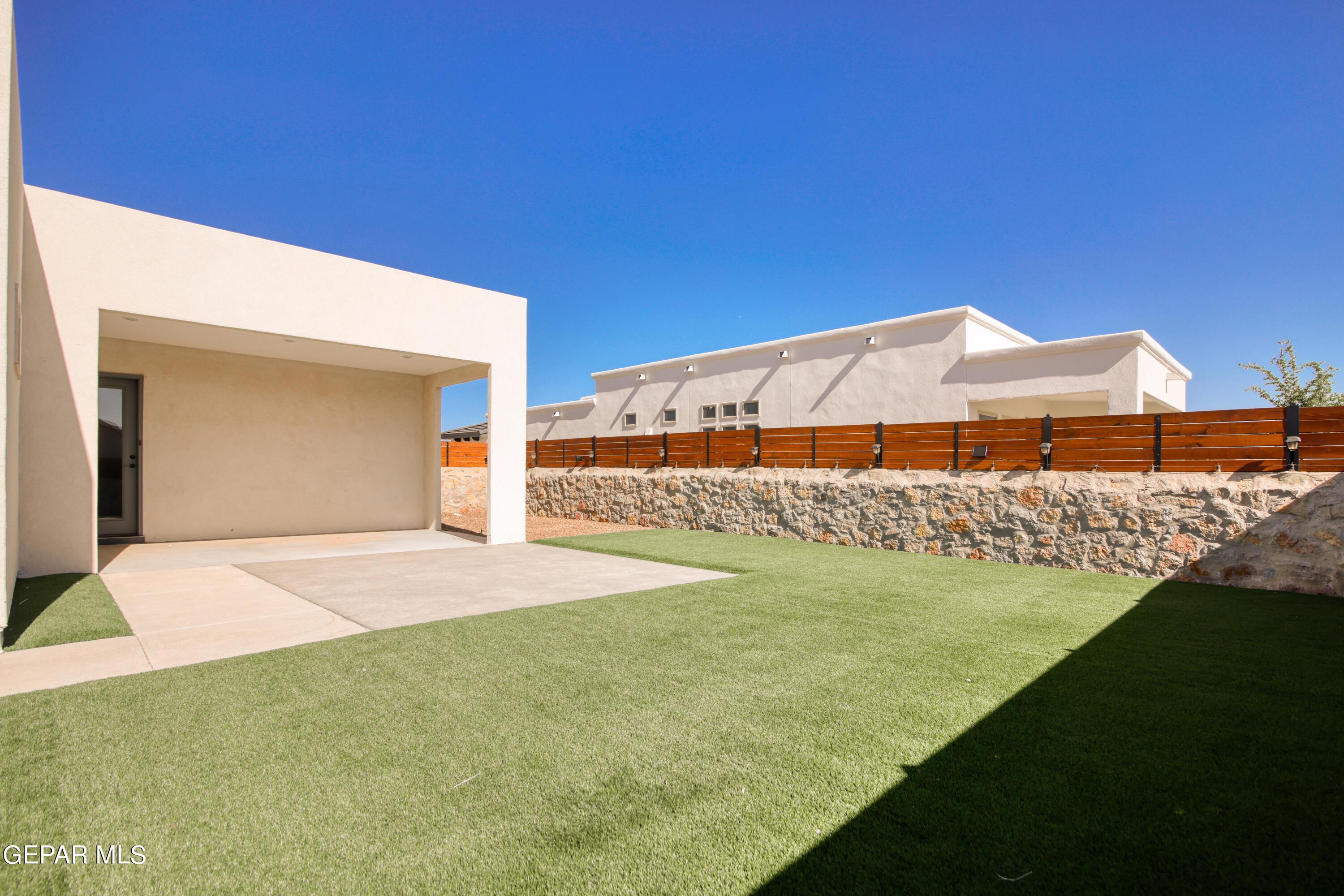 2524 Sammy Cervantes Street