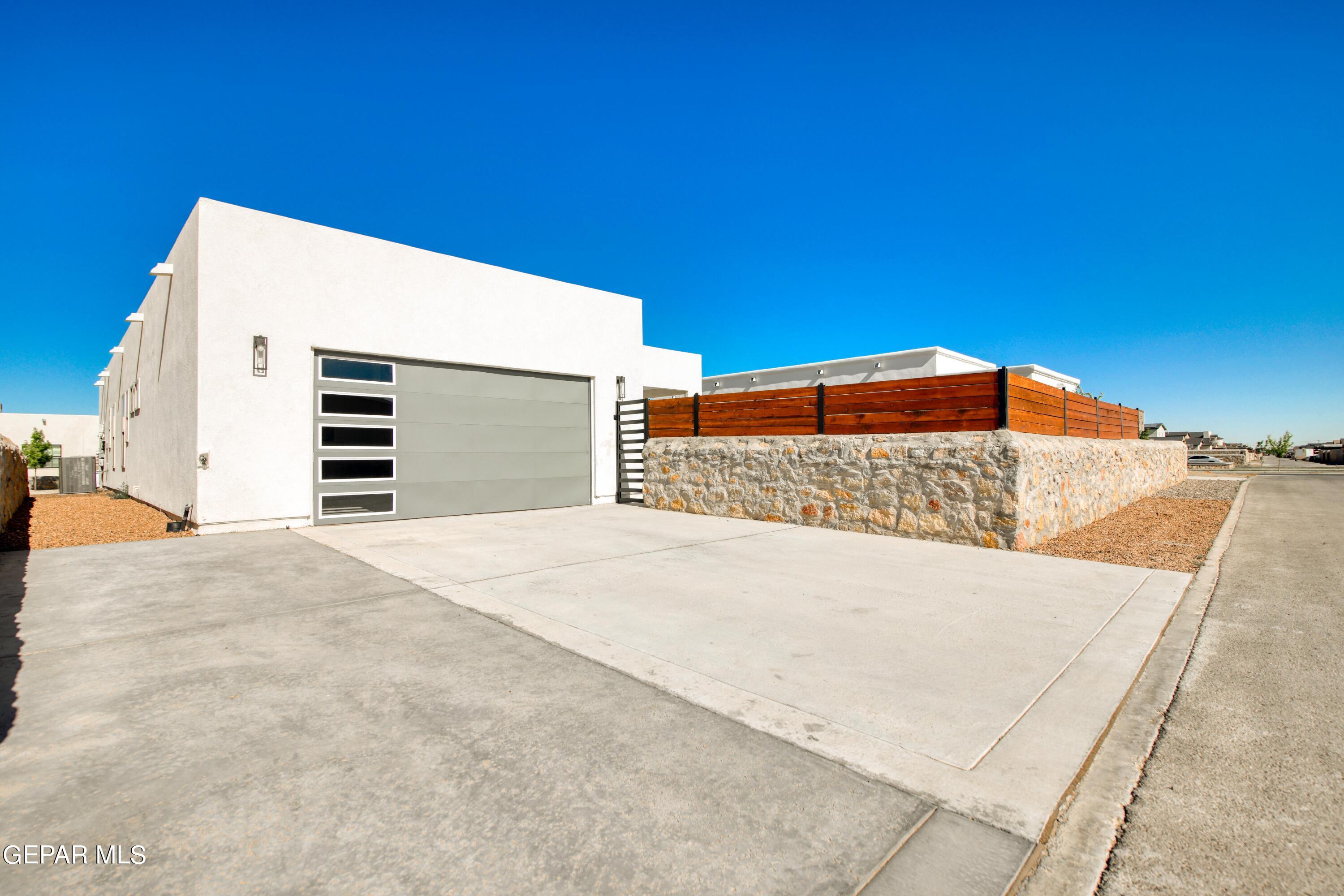 2524 Sammy Cervantes Street