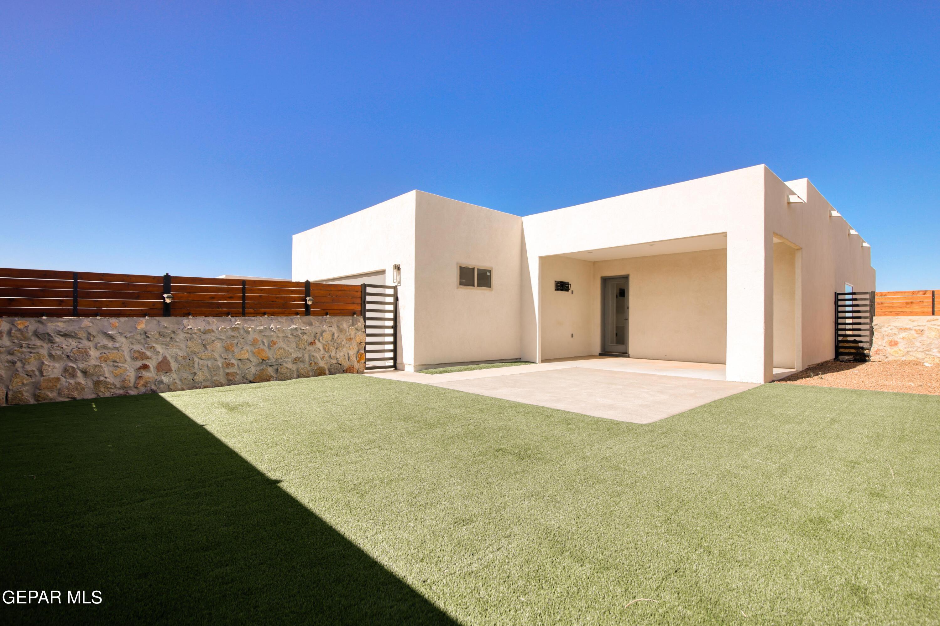 2524 Sammy Cervantes Street