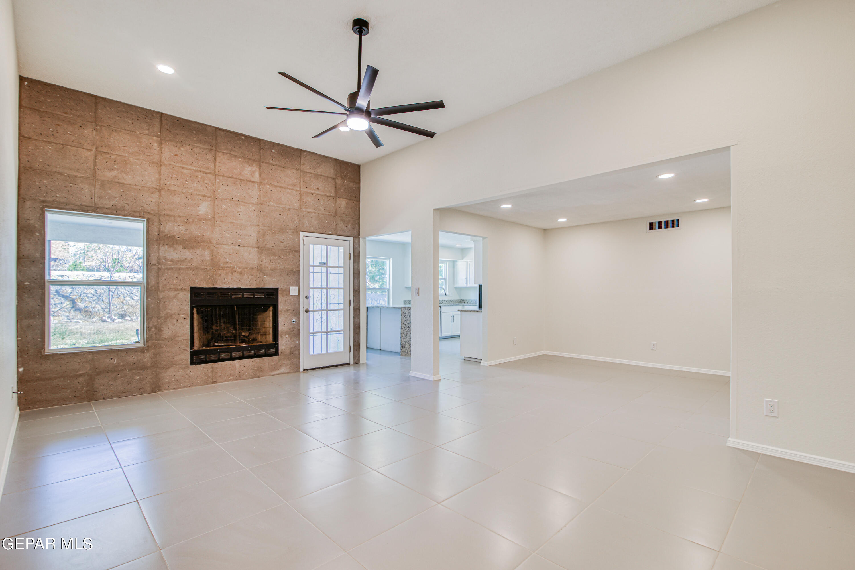 4401 LOMA DE ORO Drive