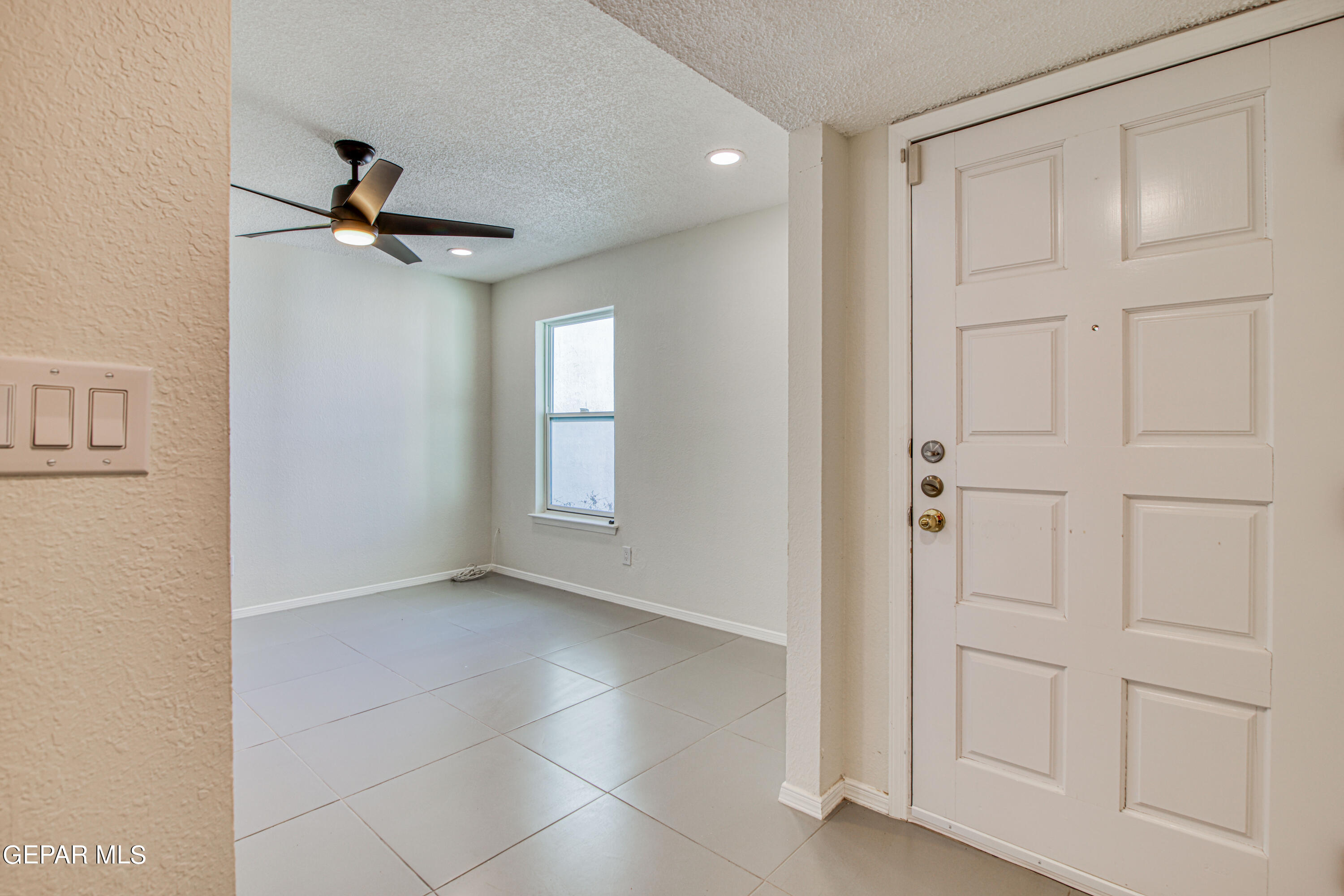 4401 LOMA DE ORO Drive