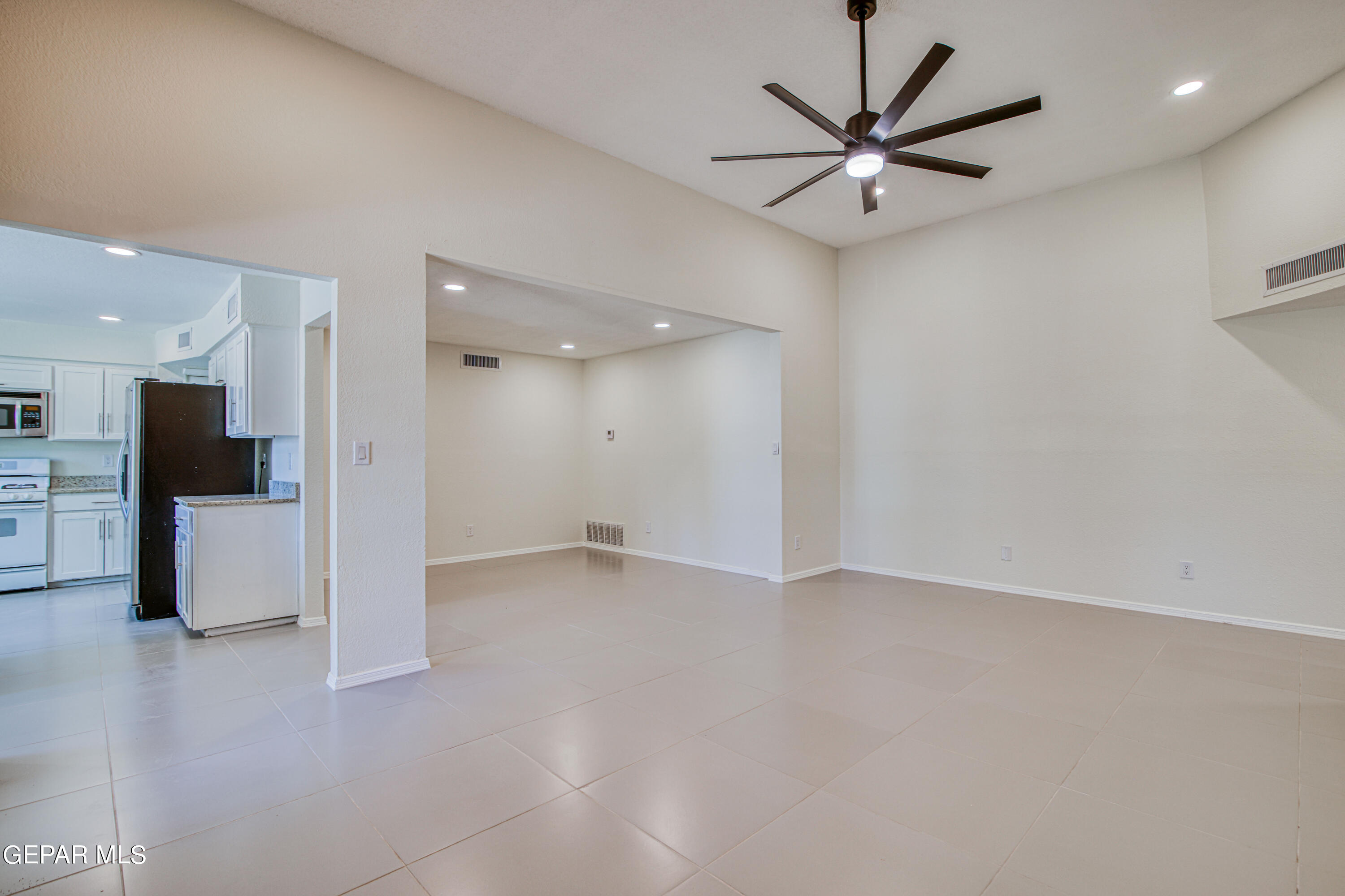 4401 LOMA DE ORO Drive