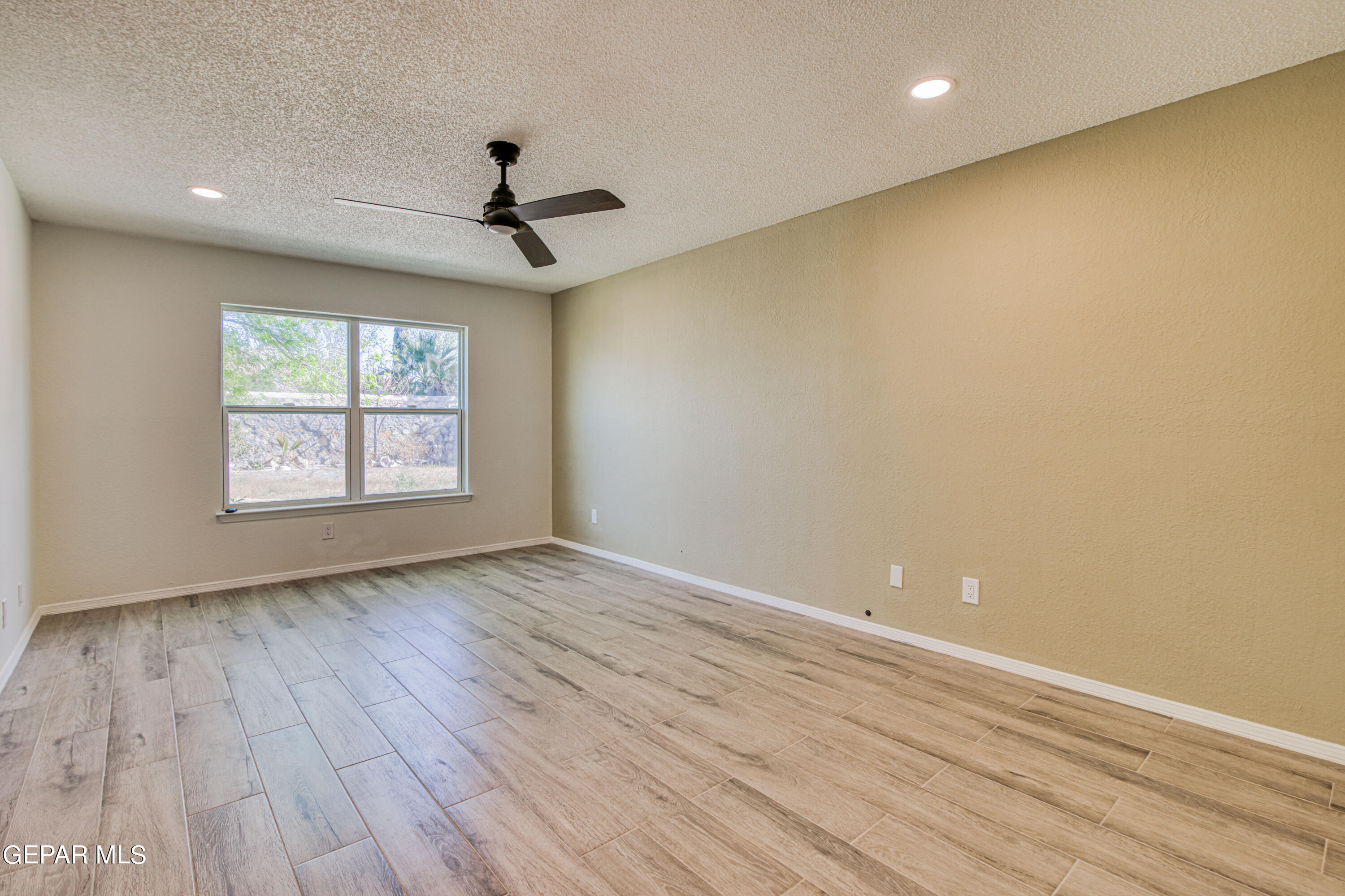 4401 LOMA DE ORO Drive