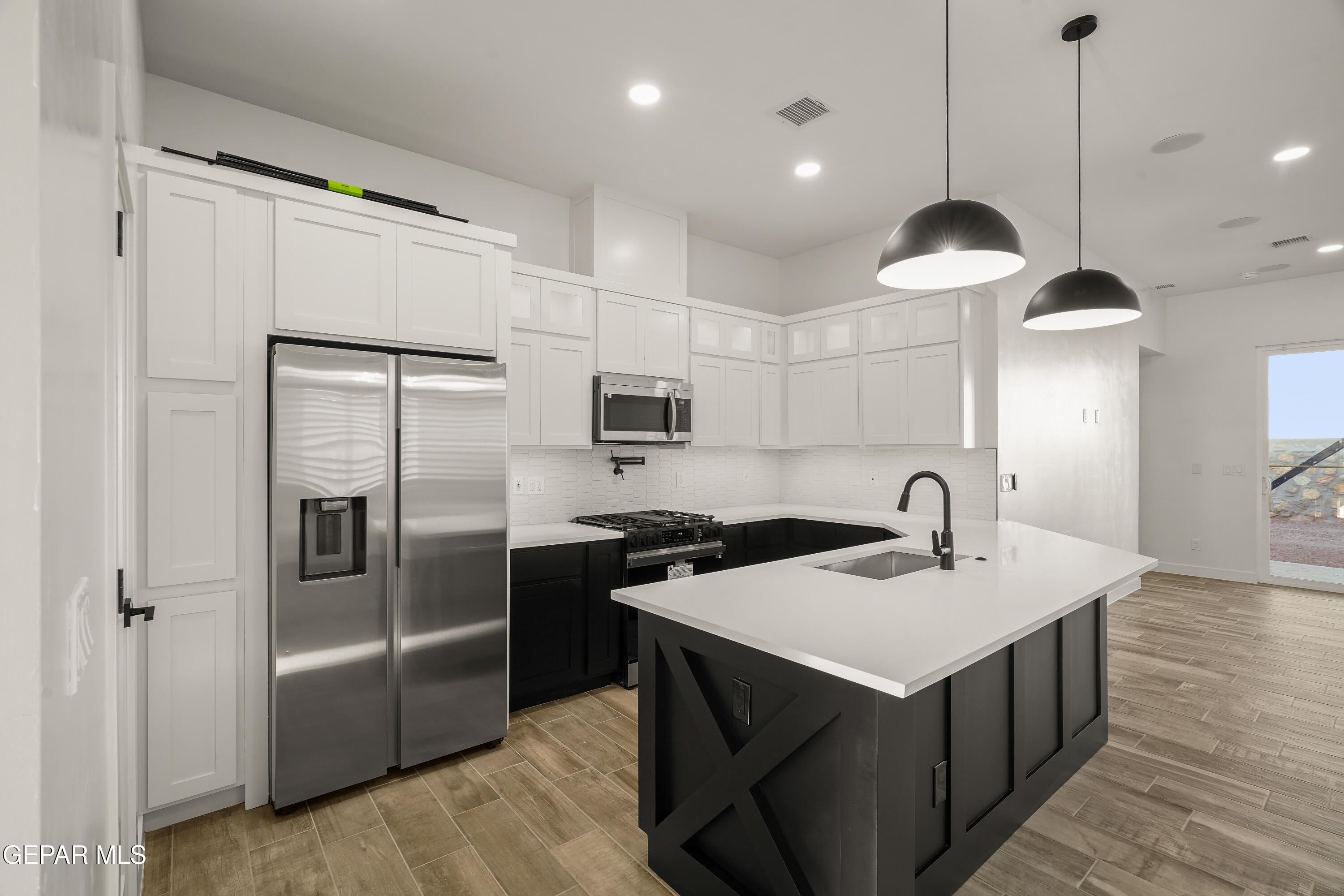 13913 Summer Wave Avenue