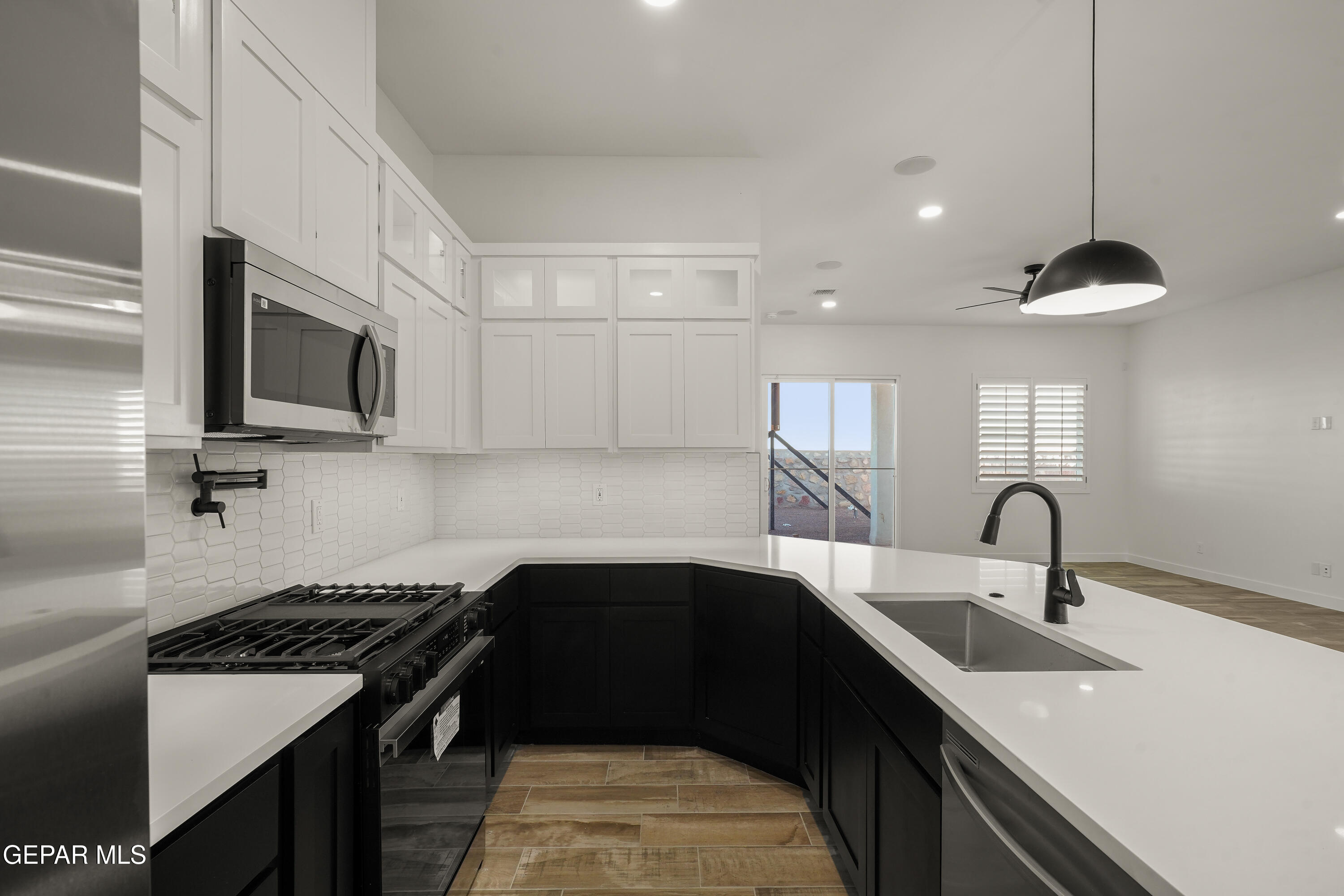 13913 Summer Wave Avenue