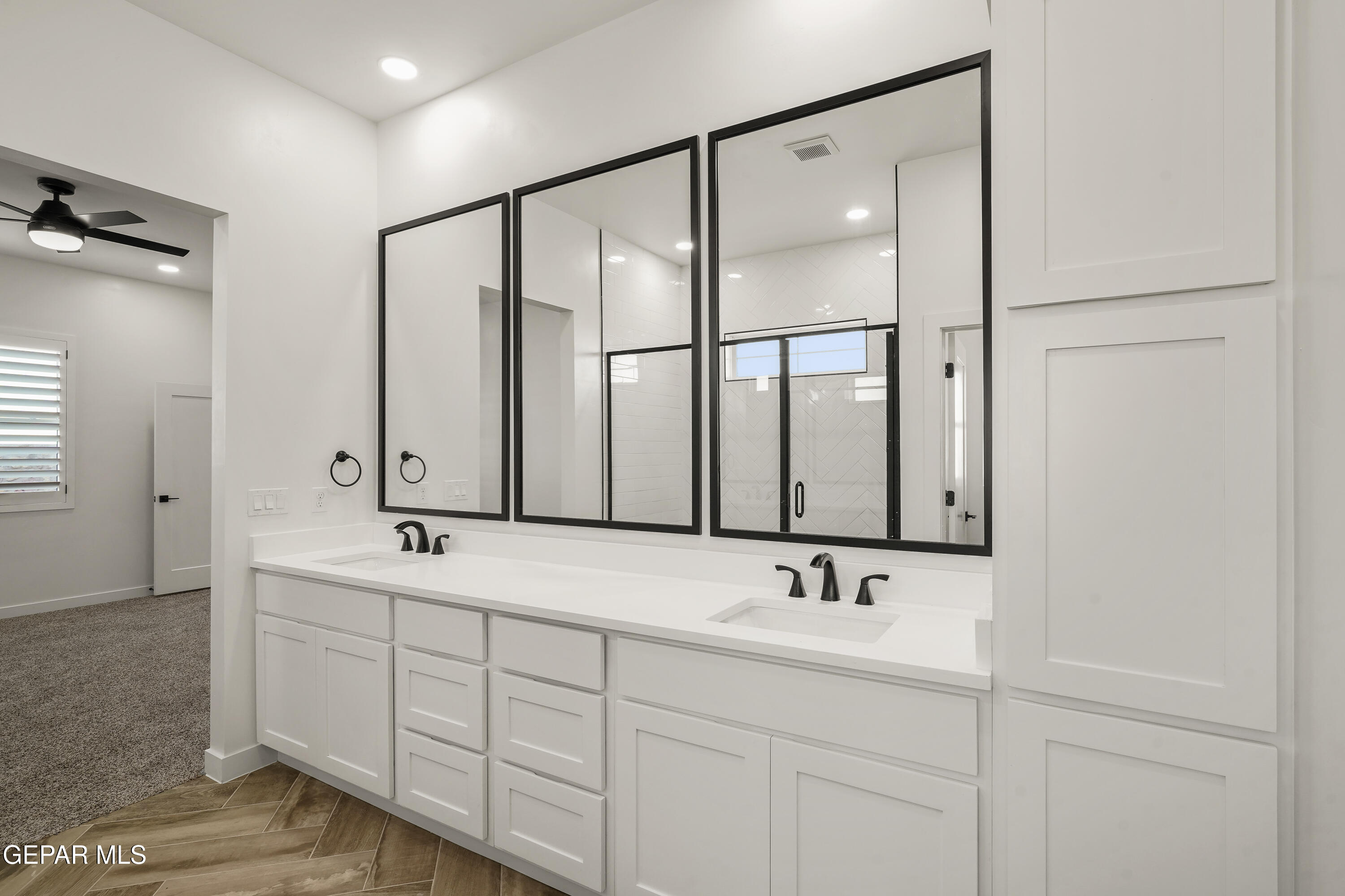 13913 Summer Wave Avenue